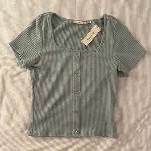 Women’s size large teal top